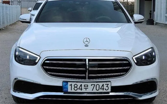 수원수입중고차 E-클래스 W213 E300e 4MATIC 익스클루시브 매물 사진 3 - 2023/05 22,040km